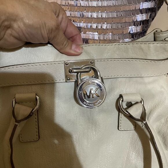 Michael Kors large wallet - Picture 7 of 15